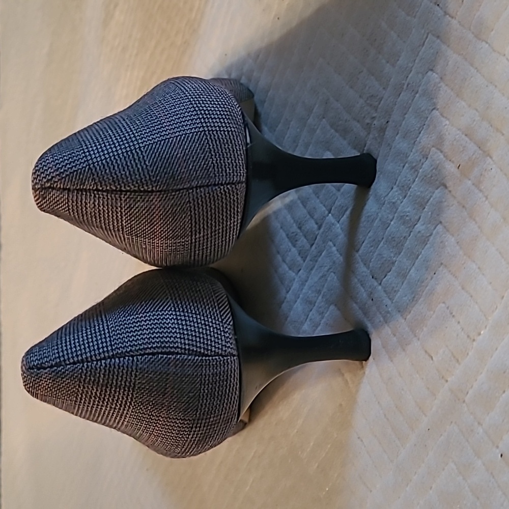 Nine West Women's Gray Plaid Pointed-Toe Pumps - Picture 5 of 7